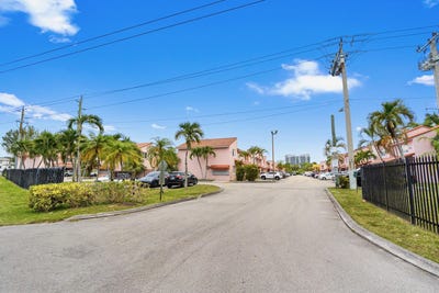 /international/us/8039-lake-drive-doral-fl-110108095734/