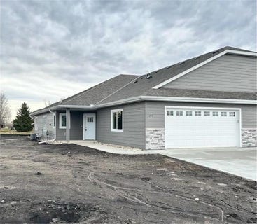 /international/us/274-eau-claire-avenue-se-hutchinson-mn-110107277342/
