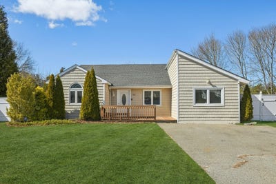 /international/us/161-tarpon-avenue-medford-ny-110097990420/