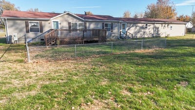 /international/us/425-e-north-st-pittsfield-il-110103519490/