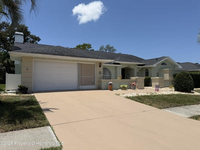 /international/us/10390-audie-brook-drive-spring-hill-fl-110109229574/