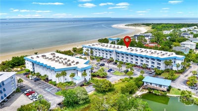 /international/us/1217-bay-street-tybee-island-ga-110107711023/