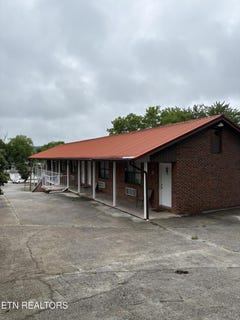 /international/us/128-s-3rd-st-kingston-tn-110108570927/