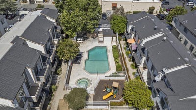 /international/us/11150-glenoaks-boulevard-pacoima-ca-110107484110/