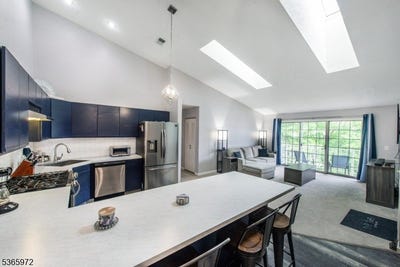 /international/us/462-poets-way-mahwah-twp-nj-110100315017/