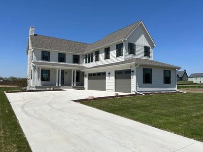 /international/us/107-n-36th-street-cumming-ia-110100946933/