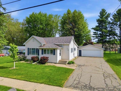 /international/us/1617-e-blodgett-street-marshfield-wi-110108480316/