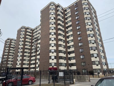 /international/us/7337-south-shore-drive-chicago-il-110108440278/
