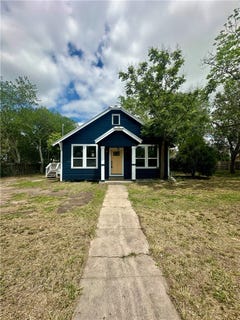 /international/us/207-e-huntington-street-beeville-tx-110107803419/