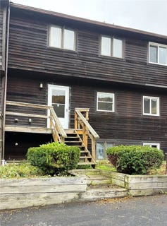 /international/us/16-pinewood-lane-naples-ny-110109117090/