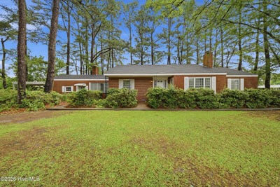/international/us/1130-n-road-street-elizabeth-city-nc-110108301057/