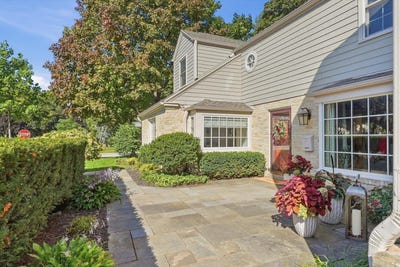 /international/us/2604-n-89th-st-wauwatosa-wi-110110125025/