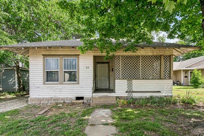 /international/us/216-e-main-augusta-ks-110107849262/