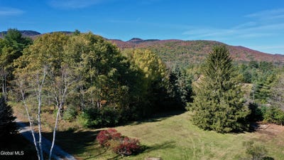 /international/us/37-main-street-north-creek-ny-110102922601/