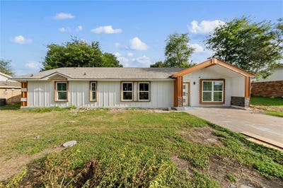 /international/us/823-w-3rd-street-eddy-tx-110101098916/