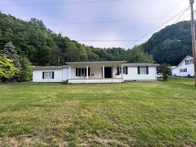 /international/us/107-big-sandy-shrine-rd-hager-hill-ky-110108178592/