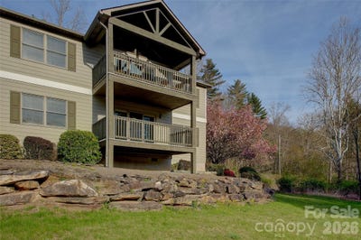 /international/us/11014-state-hwy-80-s-burnsville-nc-110107509228/