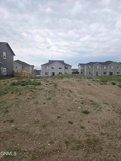 /international/us/2729-29th-street-west-williston-nd-110108294916/