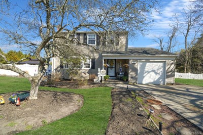 /international/us/9-southern-boulevard-east-patchogue-ny-110107071279/