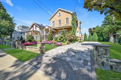 /international/us/14915-11th-avenue-whitestone-ny-110102387102/