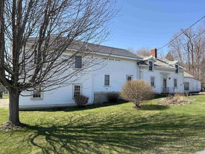 /international/us/329-west-shore-road-south-hero-vt-110105202705/