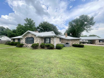 /international/us/111-oak-street-salem-ar-110108489276/
