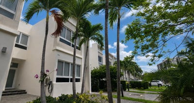 /international/us/2461-ne-135th-street-north-miami-fl-110106437712/