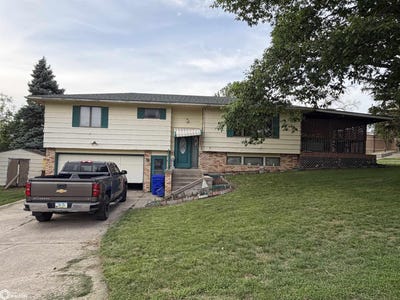 /international/us/328-main-street-charter-oak-ia-110108425467/