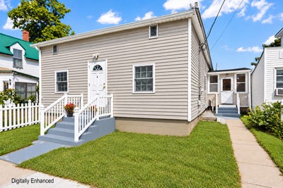 /international/us/6-pine-avenue-old-orchard-beach-me-110110309401/