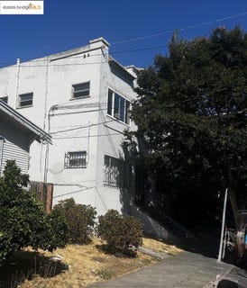 /international/us/2816-foothill-blvd-oakland-ca-110102758459/