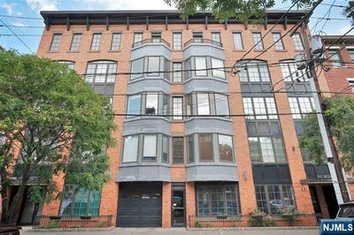 /international/us/83-monroe-street-hoboken-nj-110108471173/