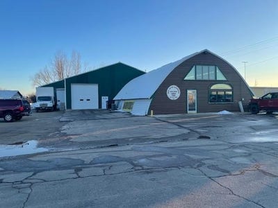 /international/us/404-airport-road-albert-lea-mn-110105732632/