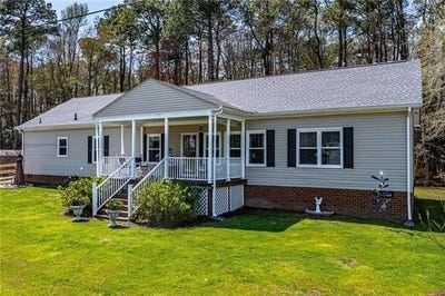 /international/us/33-douglas-street-reedville-va-110098855698/
