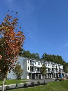 /international/us/1-boulder-way-manchester-nh-110105284677/
