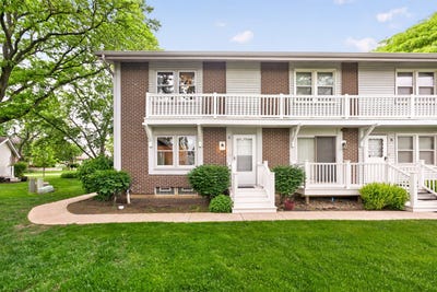 /international/us/212-amherst-court-bloomingdale-il-110108298642/