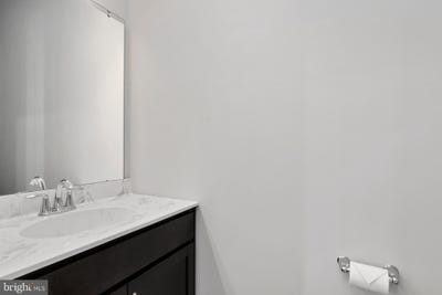 /international/us/658-brittany-drive-mechanicsburg-pa-110097852930/