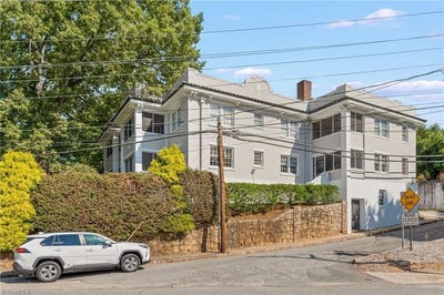 /international/us/72-west-end-boulevard-winston-salem-nc-110106692724/