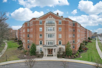 /international/us/13800-fairhill-road-shaker-heights-oh-110119995484/
