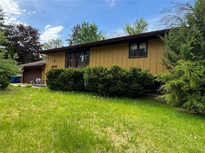 /international/us/2028-dotte-drive-white-bear-lake-mn-110108357613/