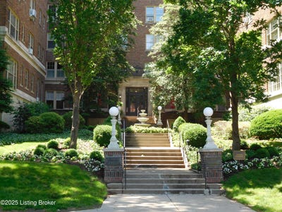 /international/us/1412-willow-ave-louisville-ky-110099510025/