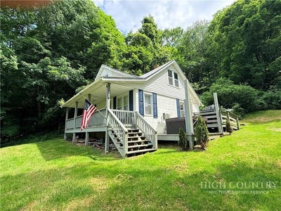 /international/us/2621-helton-creek-road-lansing-nc-110108541973/