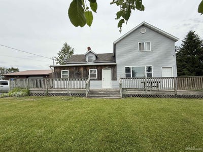 /international/us/4060-18th-escanaba-mi-110100446298/