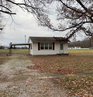 /international/us/502-w-bond-avenue-patoka-il-110104128749/