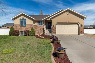 /international/us/4928-w-eagles-landing-st-west-point-ut-110107005456/