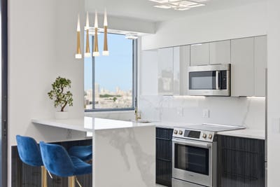 /international/us/1330-west-avenue-miami-beach-fl-110106376297/