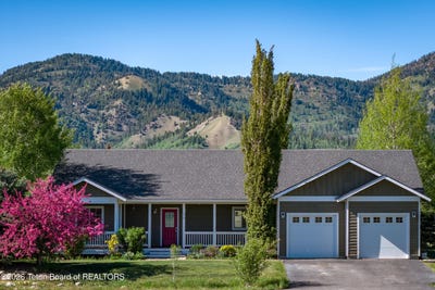 /international/us/216-columbine-street-alpine-wy-110108089997/