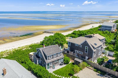 /international/us/240-robbins-hill-road-brewster-ma-110095892955/