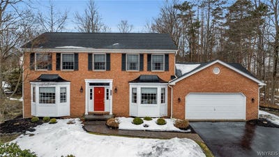 /international/us/185-independence-drive-orchard-park-ny-110106276699/