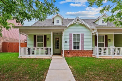 /international/us/2128-10th-street-lubbock-tx-110107778538/
