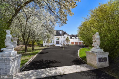 /international/us/832-paradise-drive-ambler-pa-110098955559/